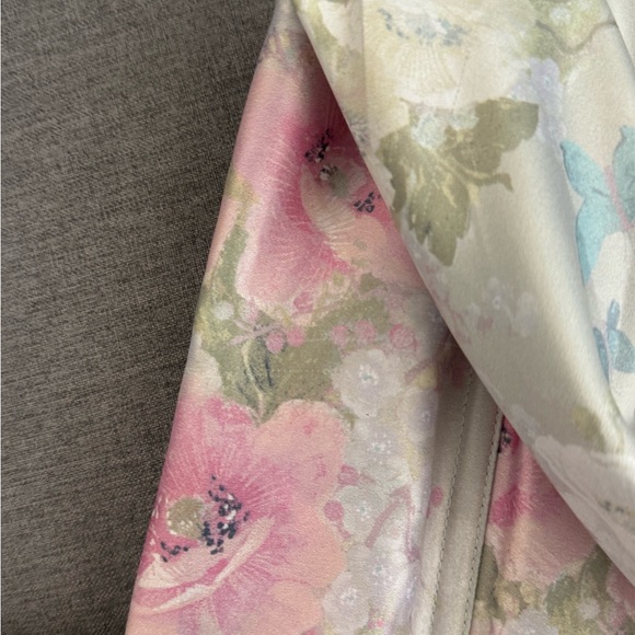 Victoria's Secret Floral Satin Crop Top - Picture 6 of 7